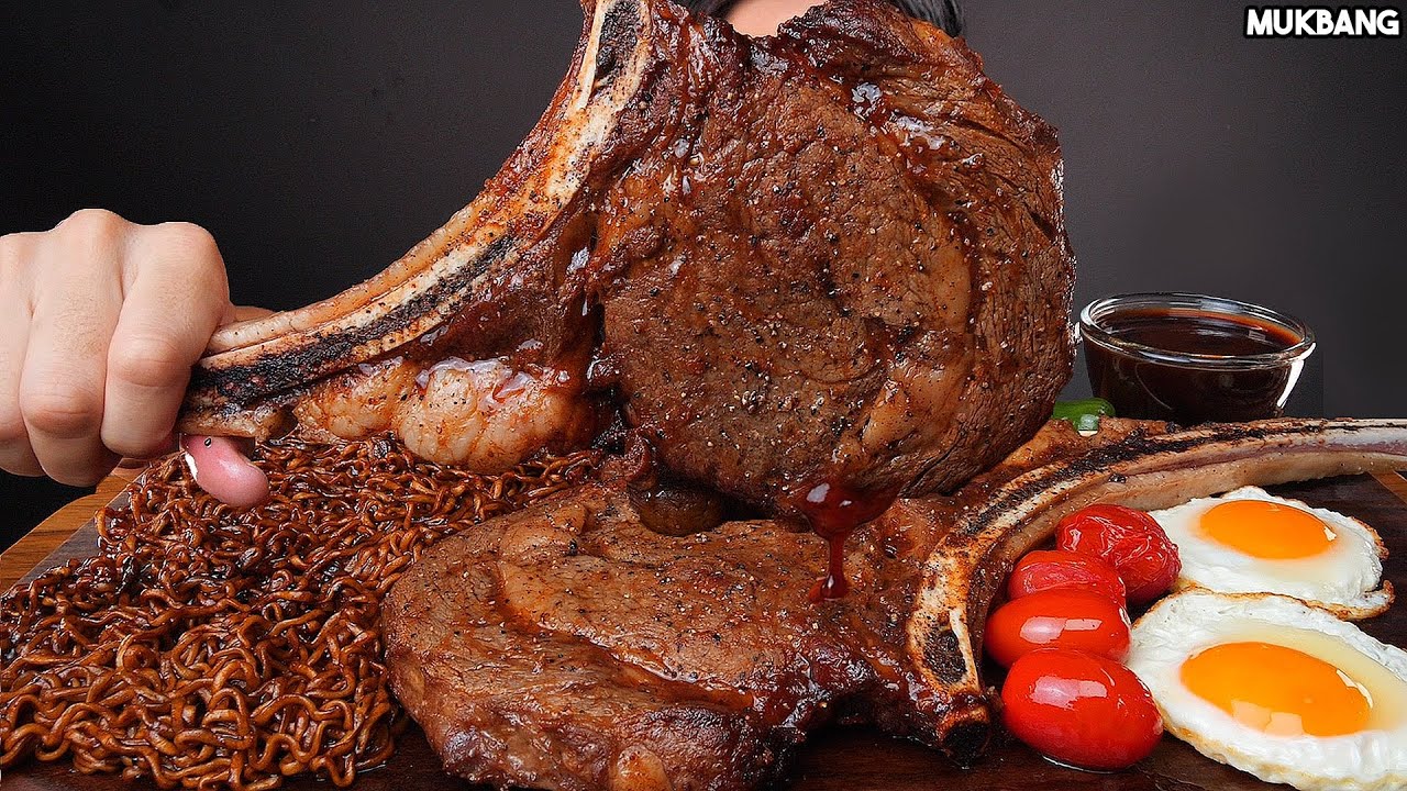 стейк из говядины и лапша BEEF RIB STEAK 🥩 BLACK BEAN NOODLE MUSHROOM EATING ASMR MUKBANG