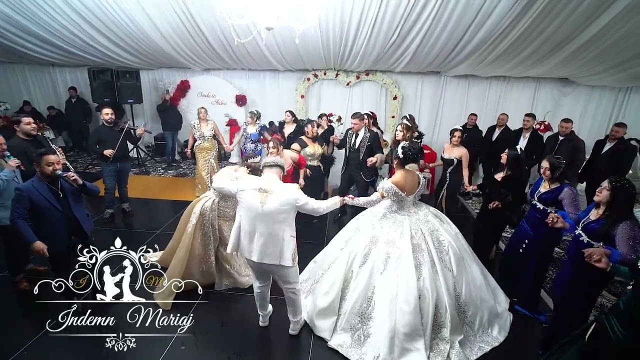 S-a umplut curtea și strada! 🎉 Mi s-a măritat fata – Cristi Nucă LIVE la nuntă