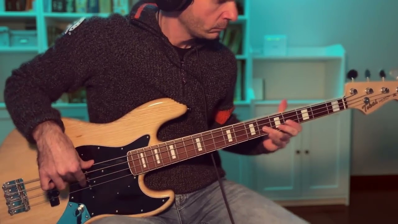 The Smiths - There Is a Light That Never Goes Out (Bass Cover)