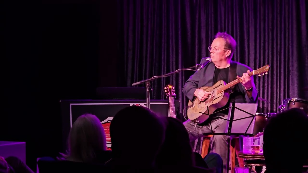 Rick Fines performing John Lee Hooker's Boogie Chillin' at the Red Bird Live. 