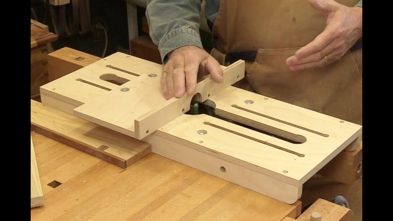 Démonstration d'une mini table à toupie portative
