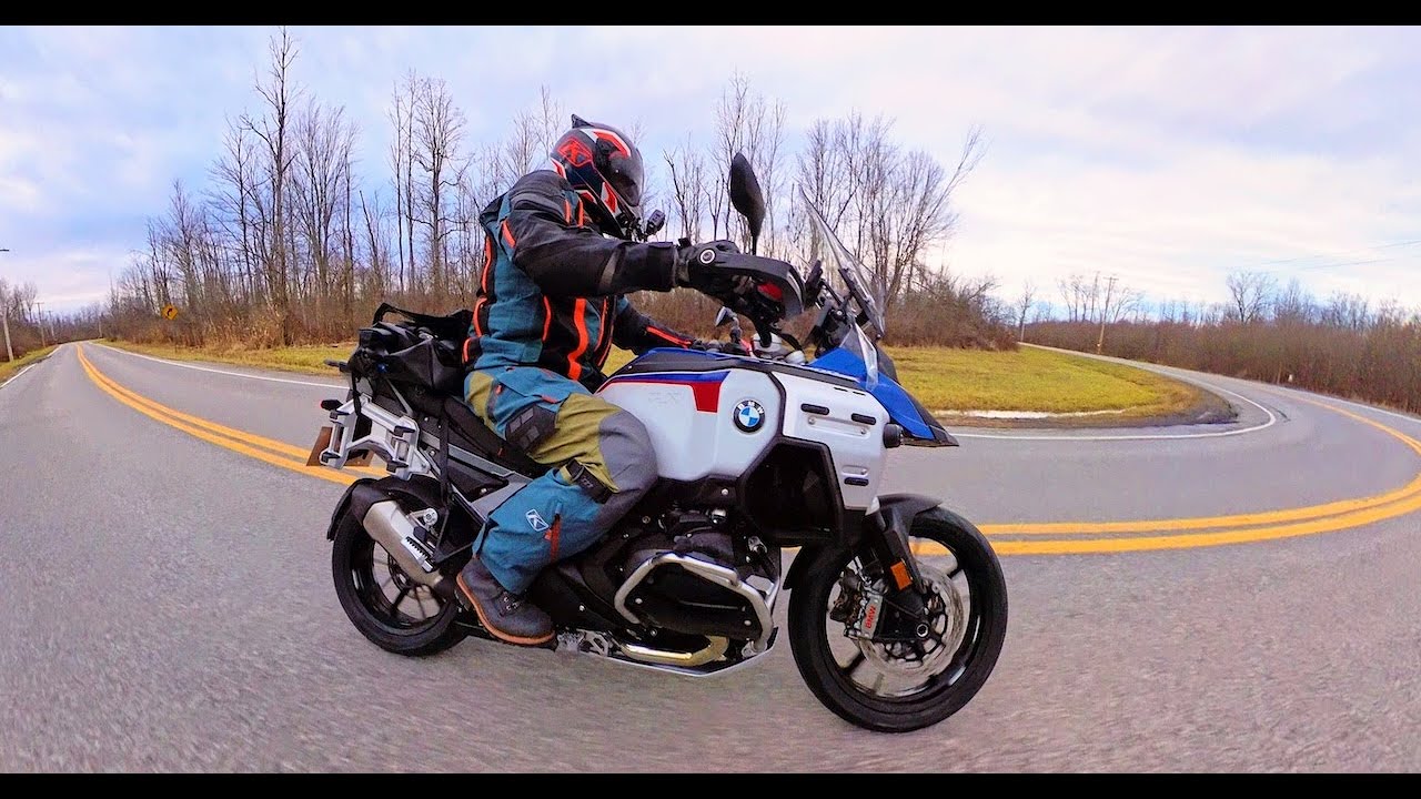 Learning To Ride 2025 BMW R 1300 GS Adventure ASA Transmissioin Mosko Moto Alpine 50L Duffle #477
