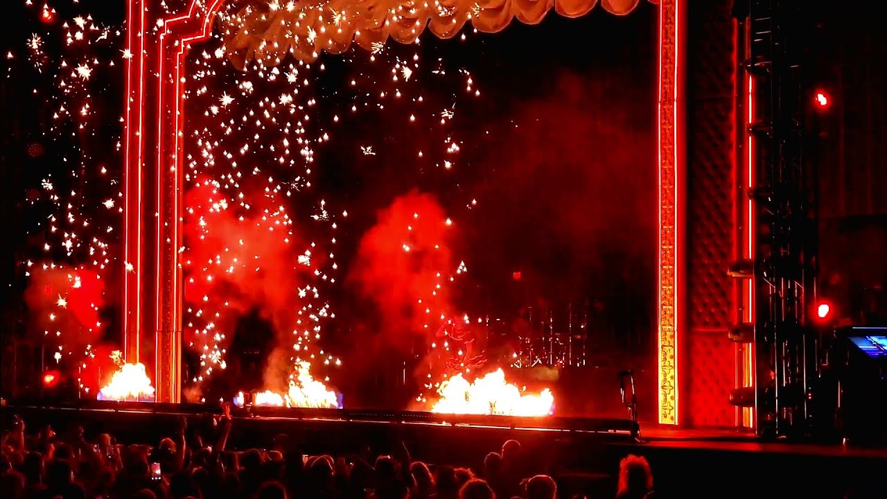 Experiment On Me | Halsey | For My Last Trick Tour | Dealer's Choice | Bristow VA | LIVE