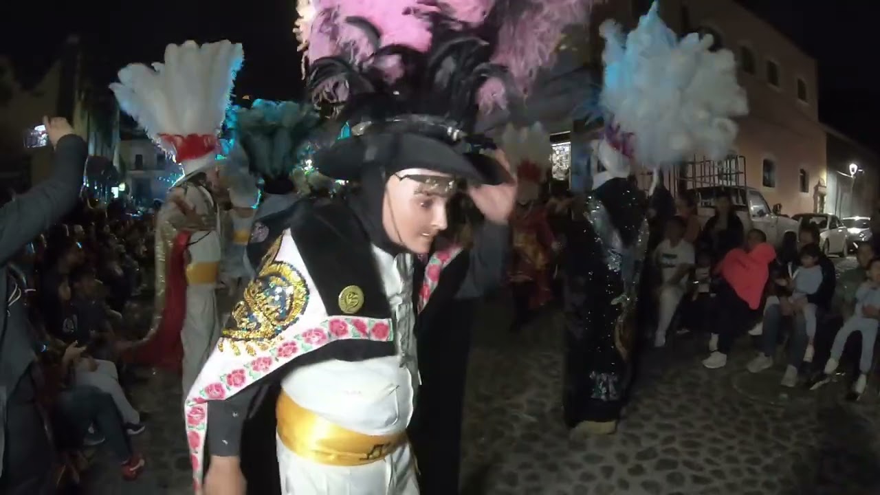 No vas a creer este carnaval en Puebla 😱. Más de 180 danzantes. Huehues del Alto Garibaldi