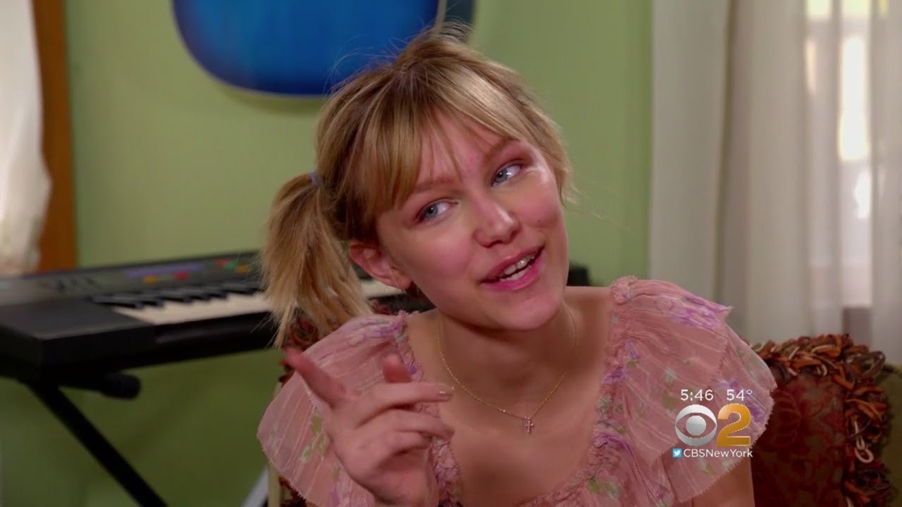 Grace VanderWaal: On The Line Of Fame Bubble