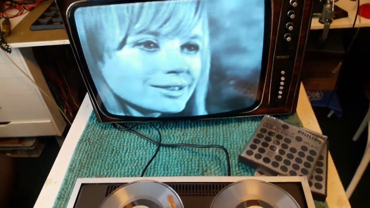 A second look at the LDL1002 vintage videorecorder from 1969.