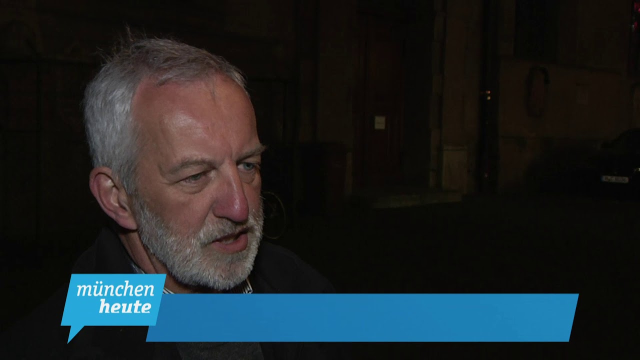 Schwertransport und Millimeterarbeit: Die Jubiläumsglocke des „Alten Peter“ wird zur Instandset