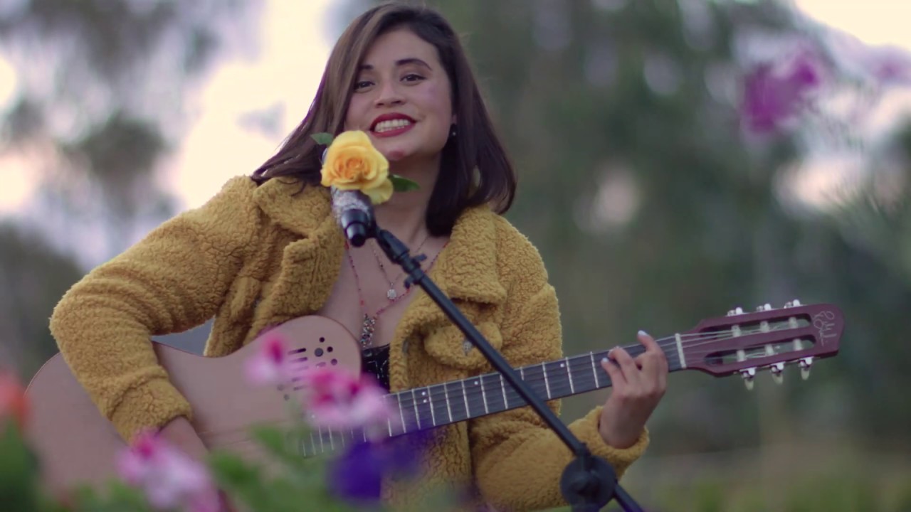 Conectados por la música. By Lorena Campos - Ondazul