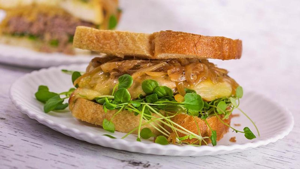 Buttery Burgers and Onions on Toast