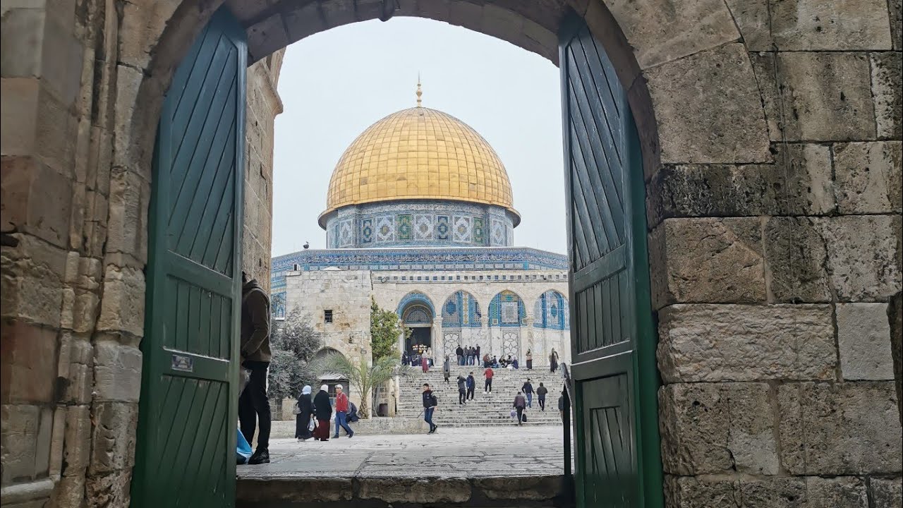 باب المطهرة في المسجد الأقصى المبارك/بيت المقدس The Gate of Purgatory in the Blessed Al-Aqsa Mosque