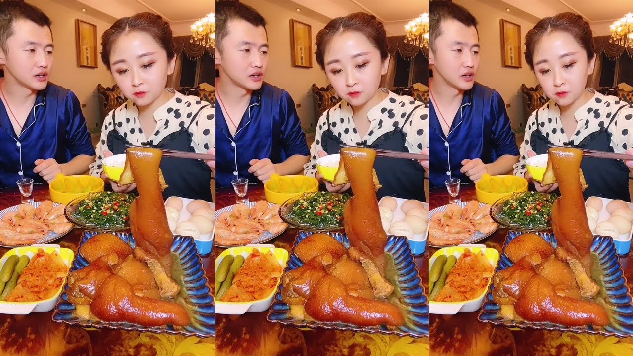 Eating Chinese Family Food / Pork Soup / Pig Skin Recipe / Pig Ribs Recipe /