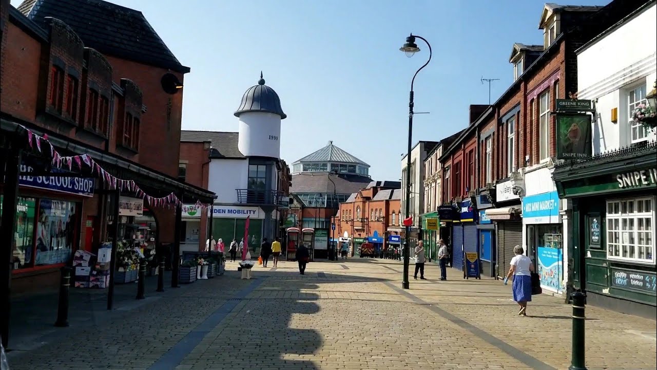 Oldham Town centre England 🇬🇧 uk