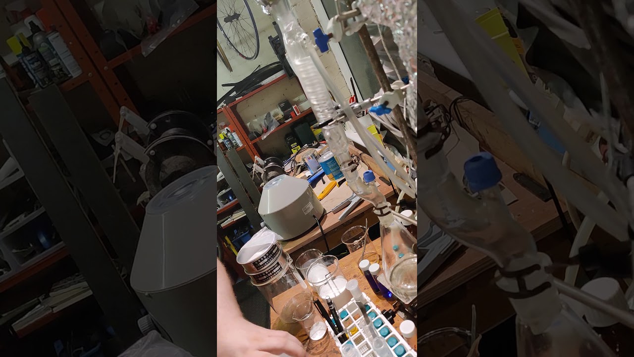 Deliberately unbalanced centrifuge as sieve shaker