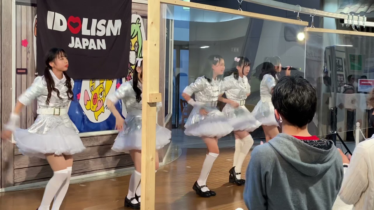 イオン近江八幡　アクア21にてライブ