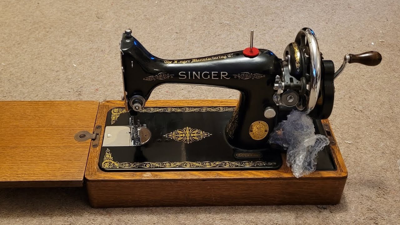 Unboxing a Vintage Singer Sewing Machine 99K. Join me... #sewing