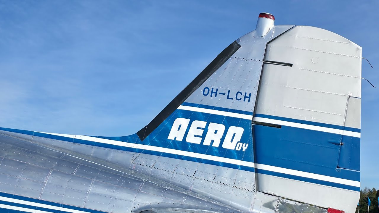 Airveteran DC-3 OH-LCH takeoff from Pori (POR/EFPO)