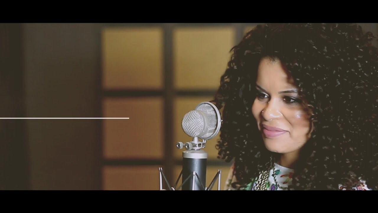 FIM DE TARDE NO PORTÃO-EGYANESSA