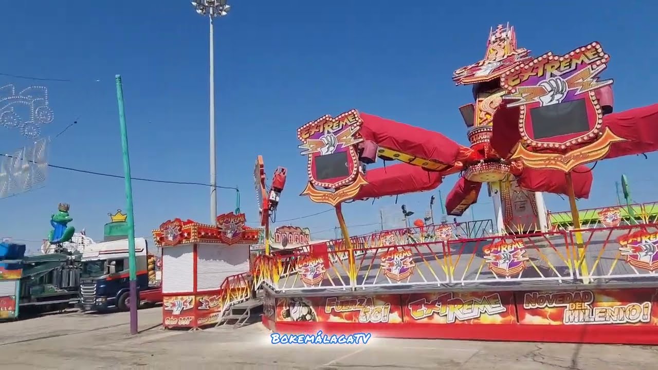 Montaje de las Atracciones de la Feria de Agosto de Málaga 2025. 