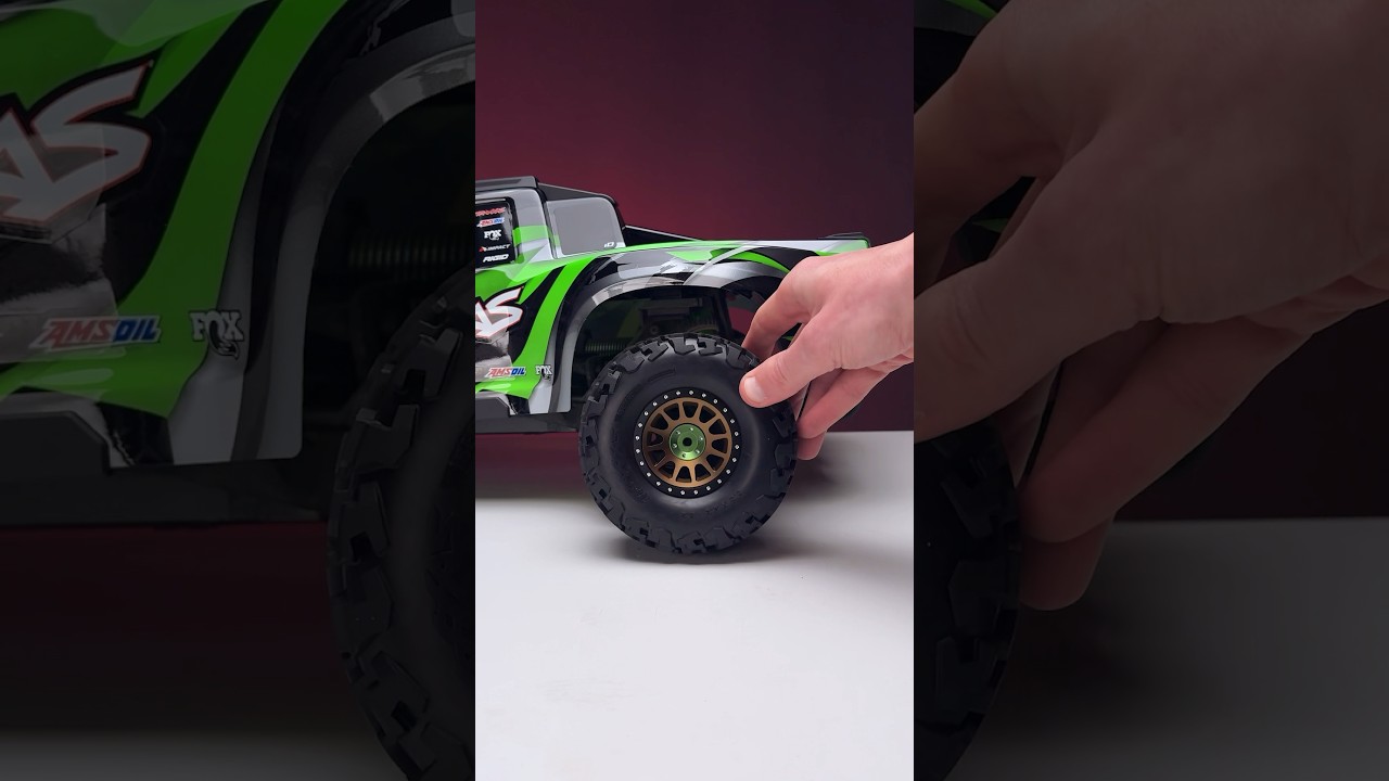 New Pro Scale aluminum wheel system from Traxxas for Maxx Slash and UDR. Choose your perfect combo!
