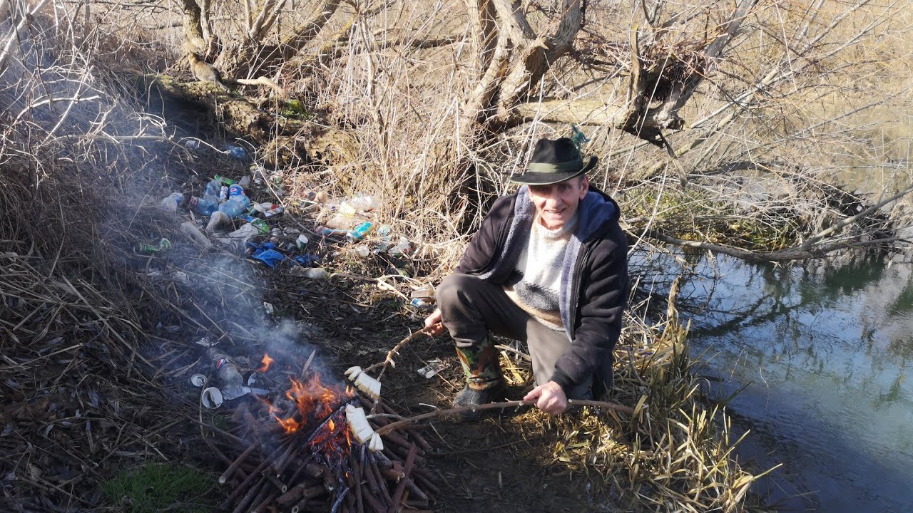 PESCUIT pe râu sălbatic. Pescuit la feeder pe Bega și slănină la țăcalie pe malul apei.