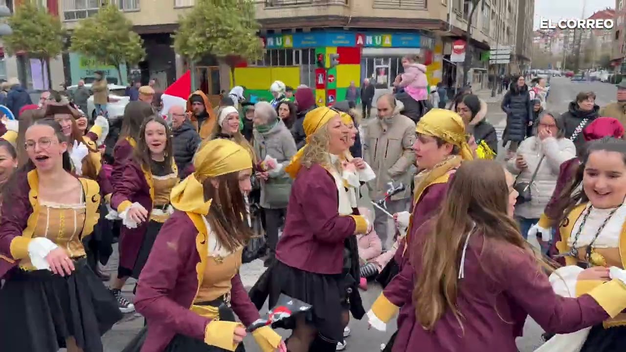 El Carnaval de Vitoria se burla del frío