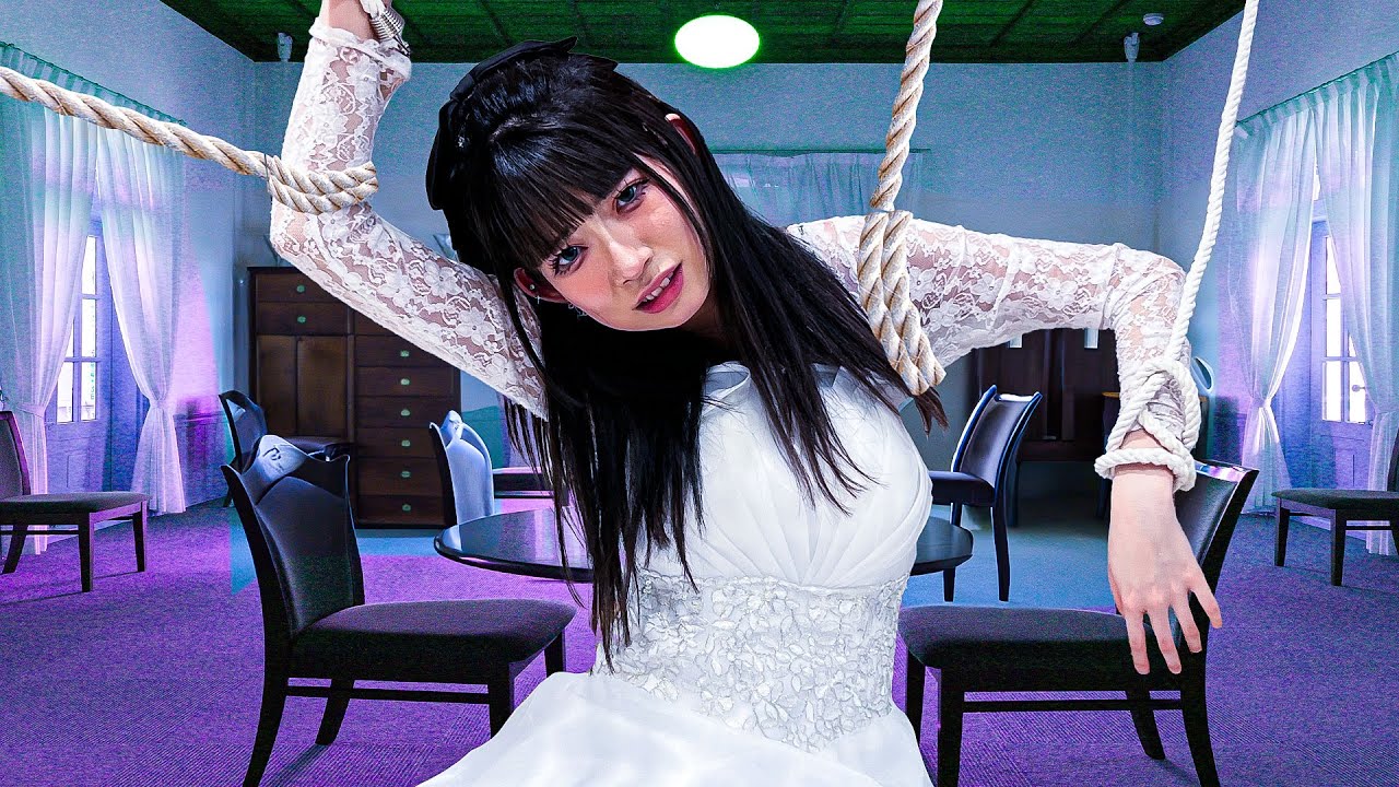 【恐怖】呪いの人形によってあやつり人形にされた女の末路が怖すぎた...