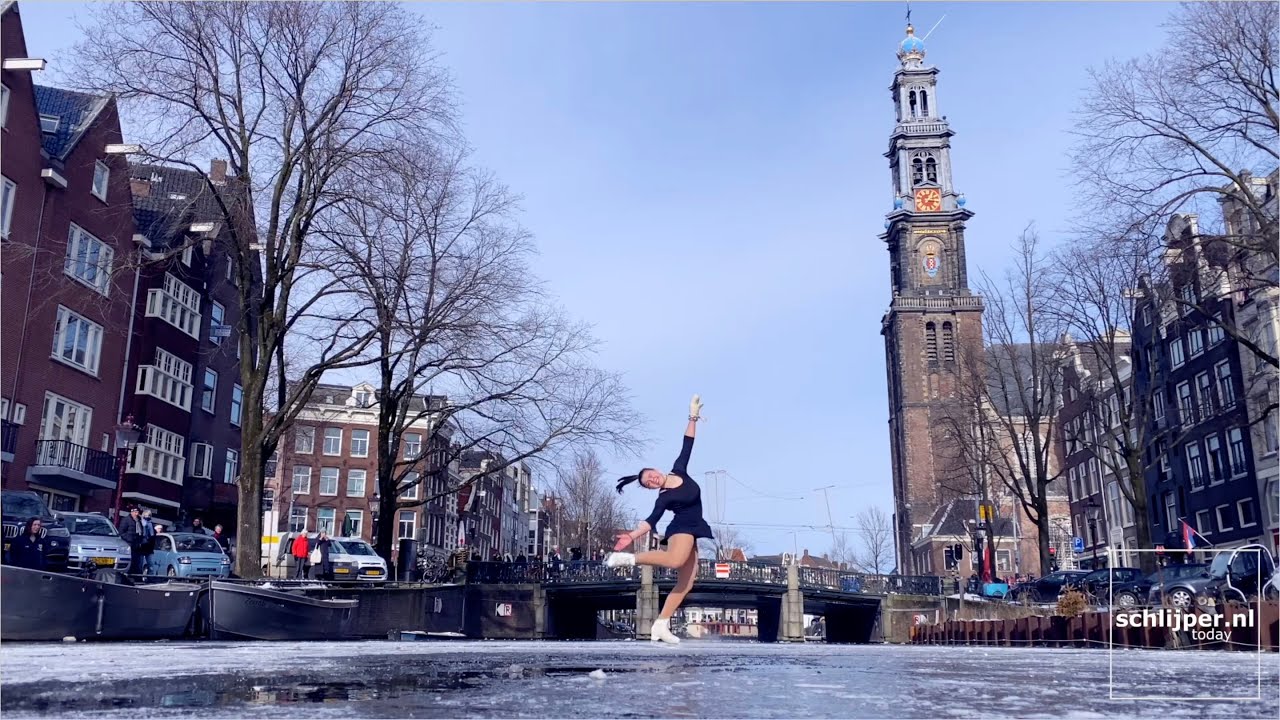 Amazing Top Figure Skater At Frozen Amsterdam Canal - February 14, 2021 13:15