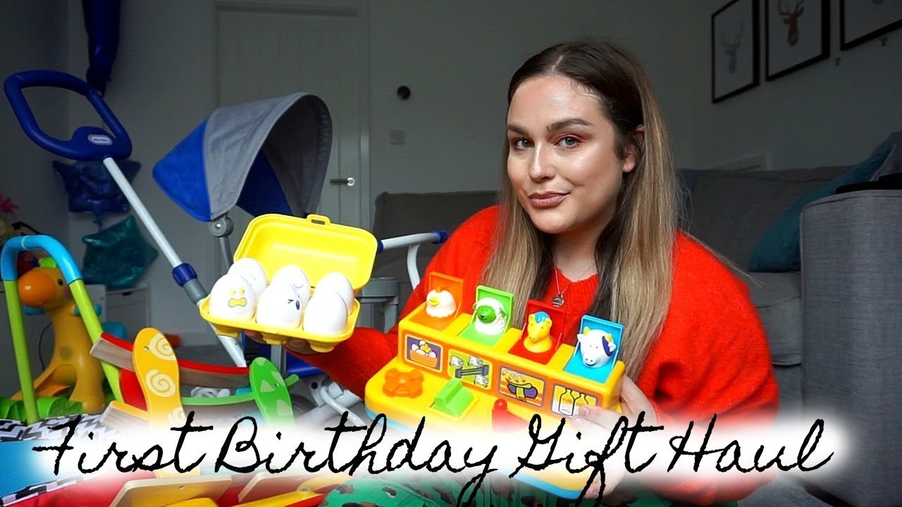 ONE YEAR OLD BIRTHDAY PRESENT HAUL | WHAT TO BUY A ONE YEAR OLD | JADE TOMLINSON