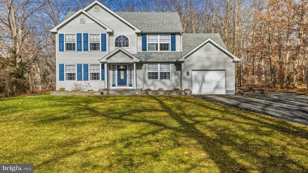181 ROOSEVELT Avenue, FRANKLINVILLE, NJ Presented by Christopher Basile.