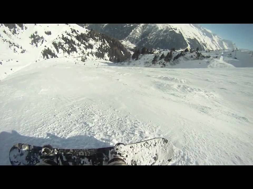 Snowboard Fahranfänger auf schwarze Piste