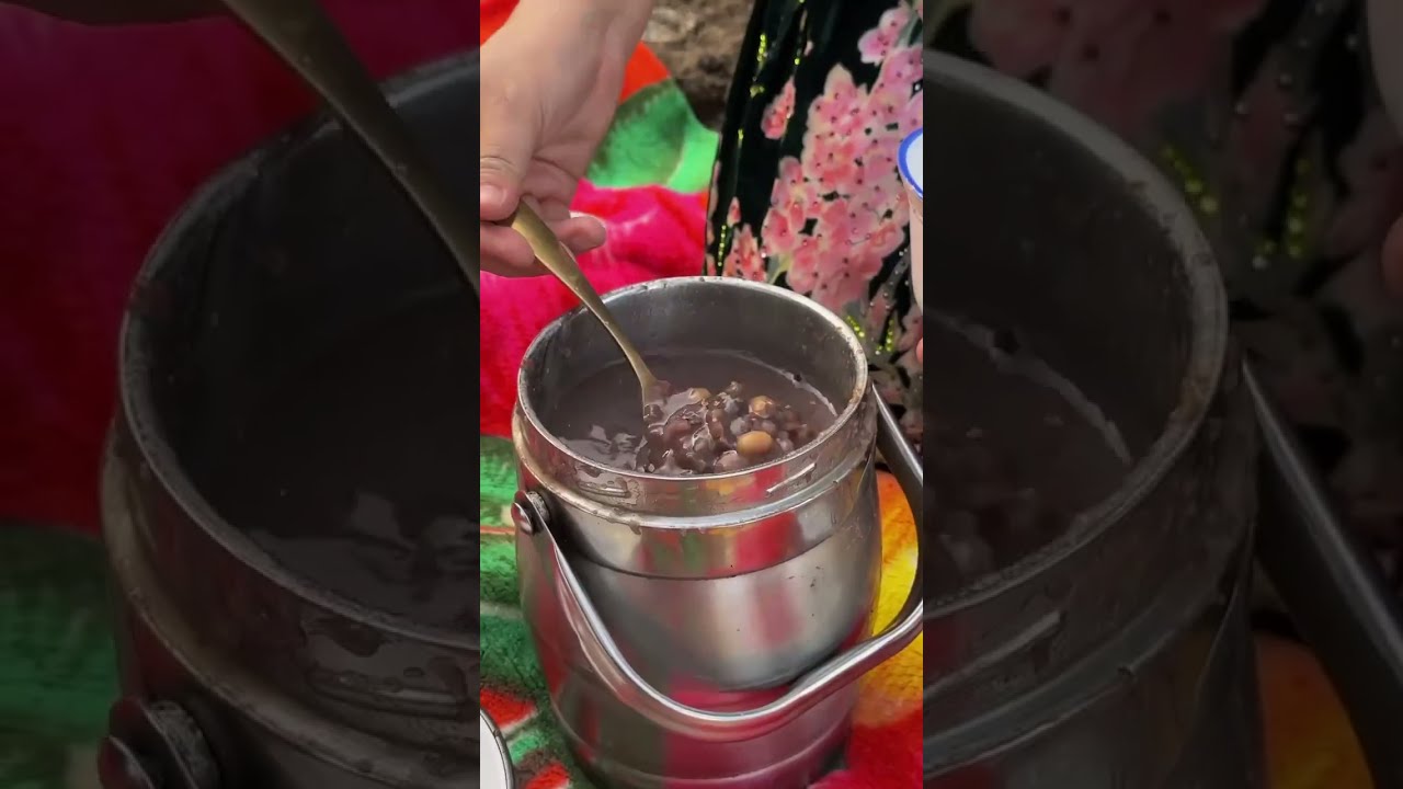 Cooking with G&uuml;li - Xan Ash | Uyghur Village Life