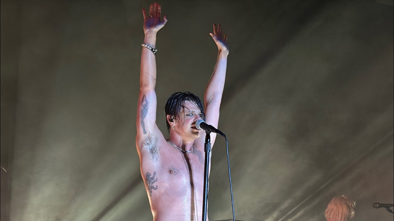 Yungblud - Ghosts - LIVE Idols Tour NIGHT ONE 8-23-25 (Los Angeles) 