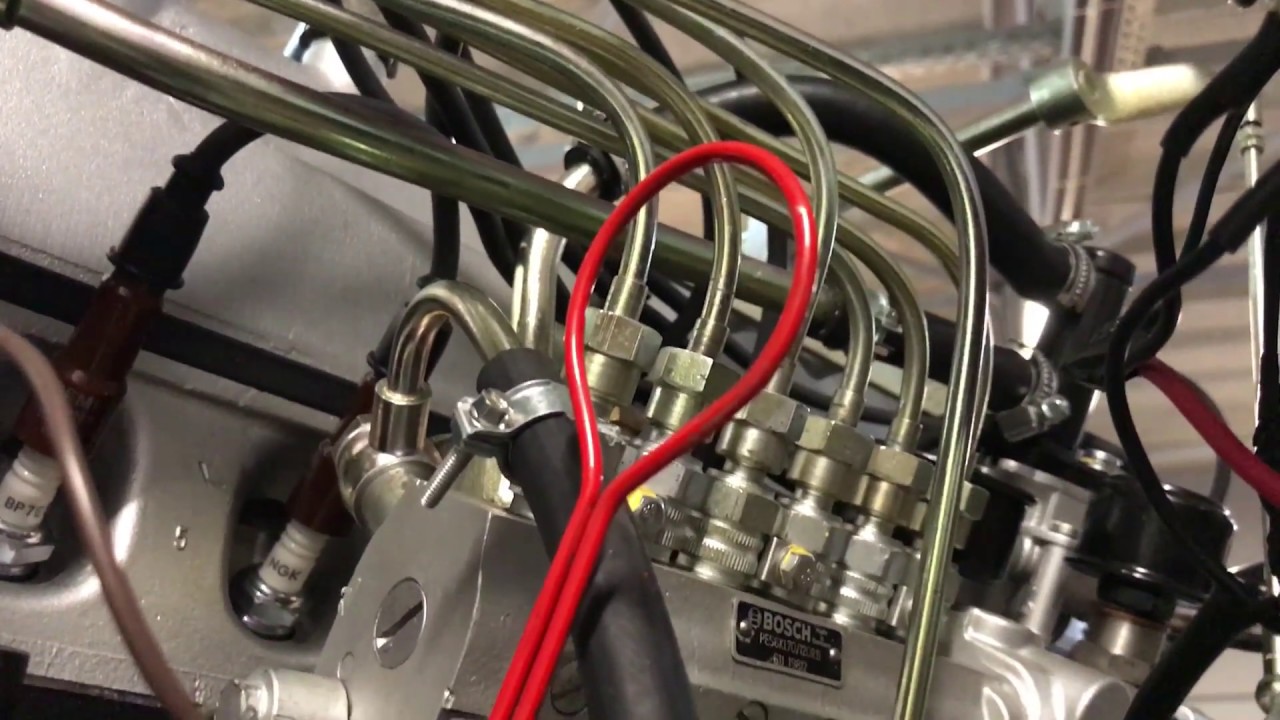 Mercedes 230SL W113 engine and gearbox on testing frame Doctorclassic.eu