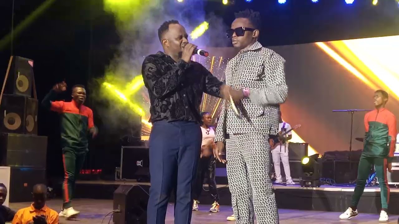 John Blaq Ne David Lutalo Bakyamude Abantu Mu Kabiisi Kandagala Concert Nga Bayimba Vocals