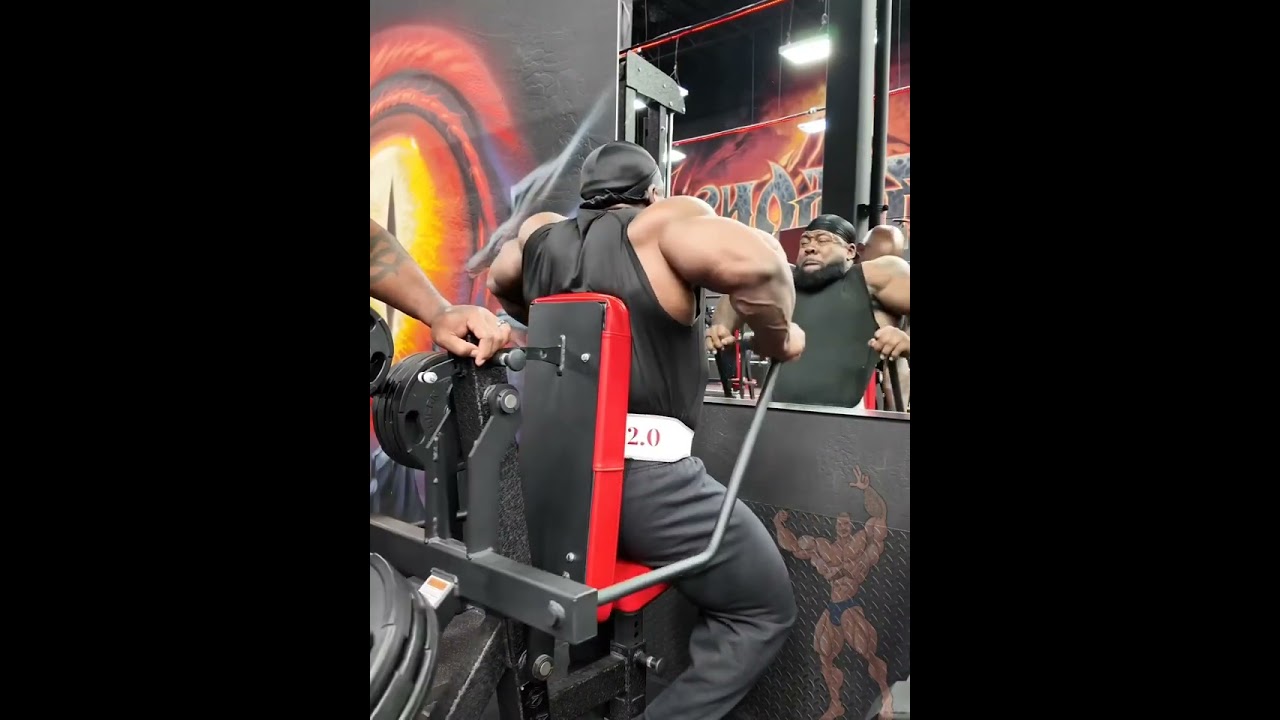 Keone Pearson training with legend flex wheeler | heavy workout