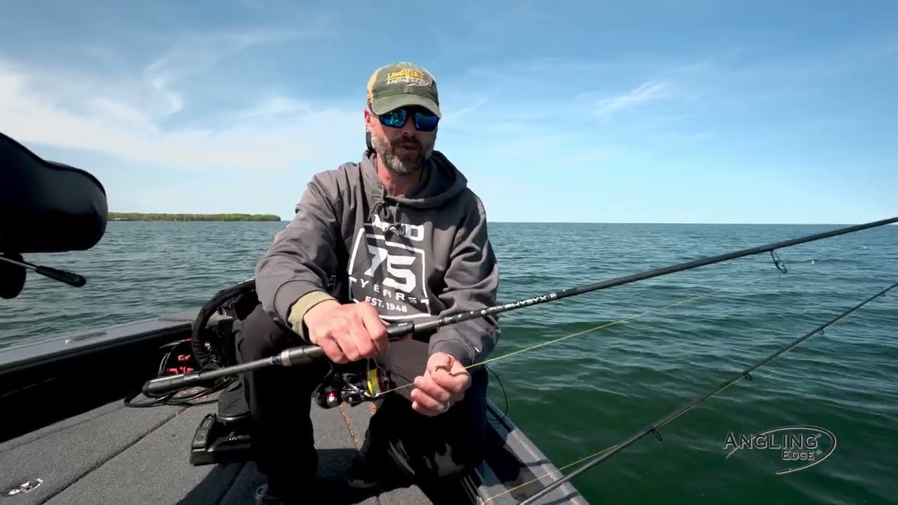 Snap-Jigging WALLEYE! #fishingmethods #walleye #walleyefishing #fishingrod