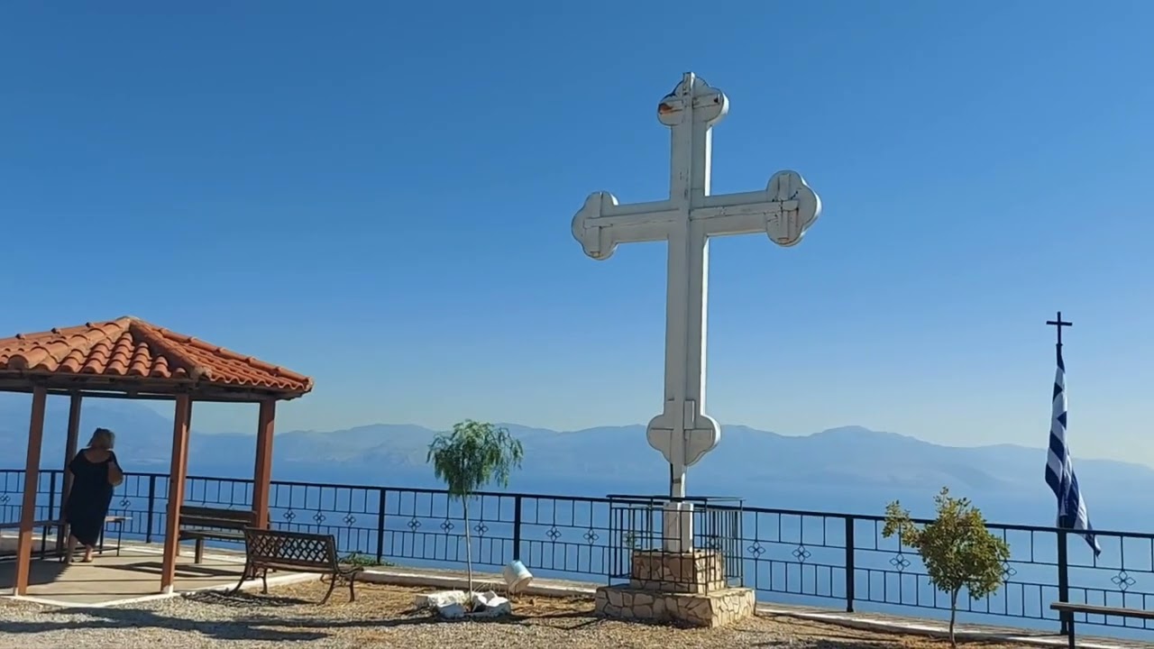 Παναγία  Κορυφής  η  Κορφιώτισσα  με  θέα  τον  Κορινθιακό κόλπο