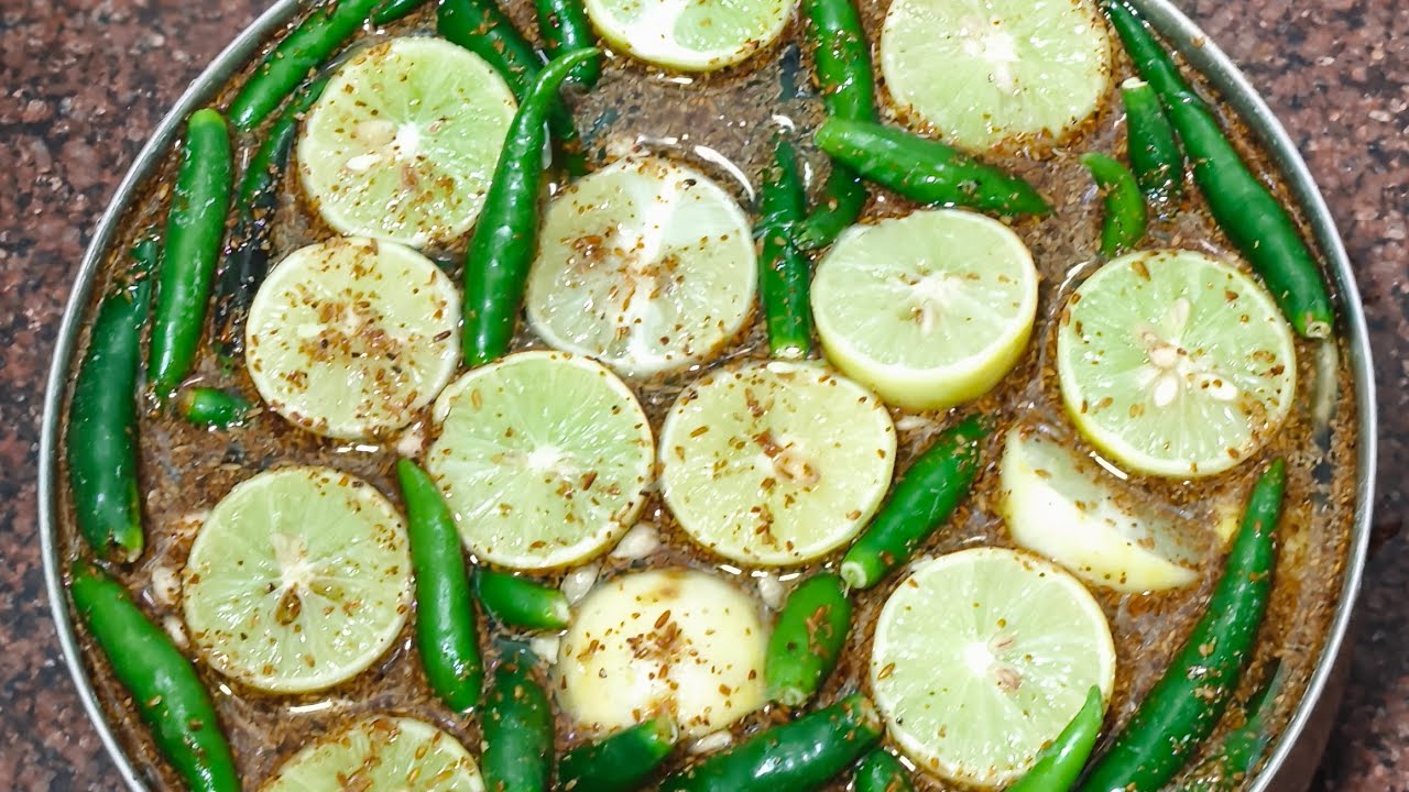 Nimbu Mirch ka Achar recipe 😋 