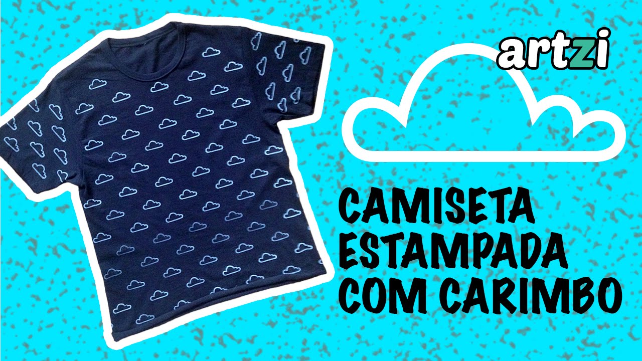 Estampando camiseta com carimbo de borracha