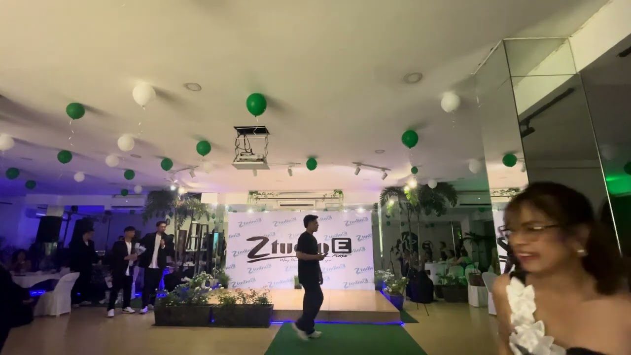 #zumbamom #zumba #zumbafitness  #zumbadance