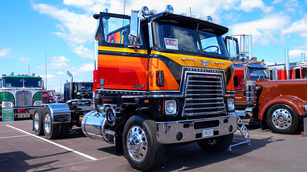 Rare 1981 International Midnight Eagle 4070B restored after 5 years of work