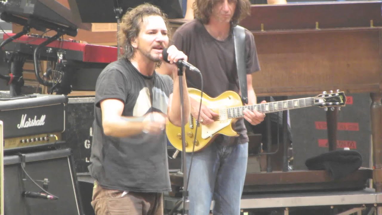 Pearl Jam: Indifference [HD] 2010-05-15 - Hartford, CT