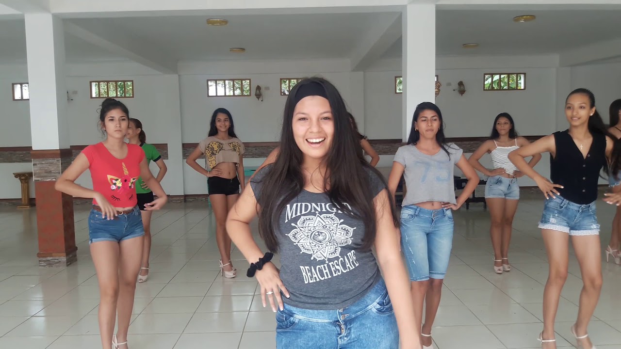 pasarela en traje sport (swalla) ensayos (opening) miss teen 2018 IQUITOS PERÚ