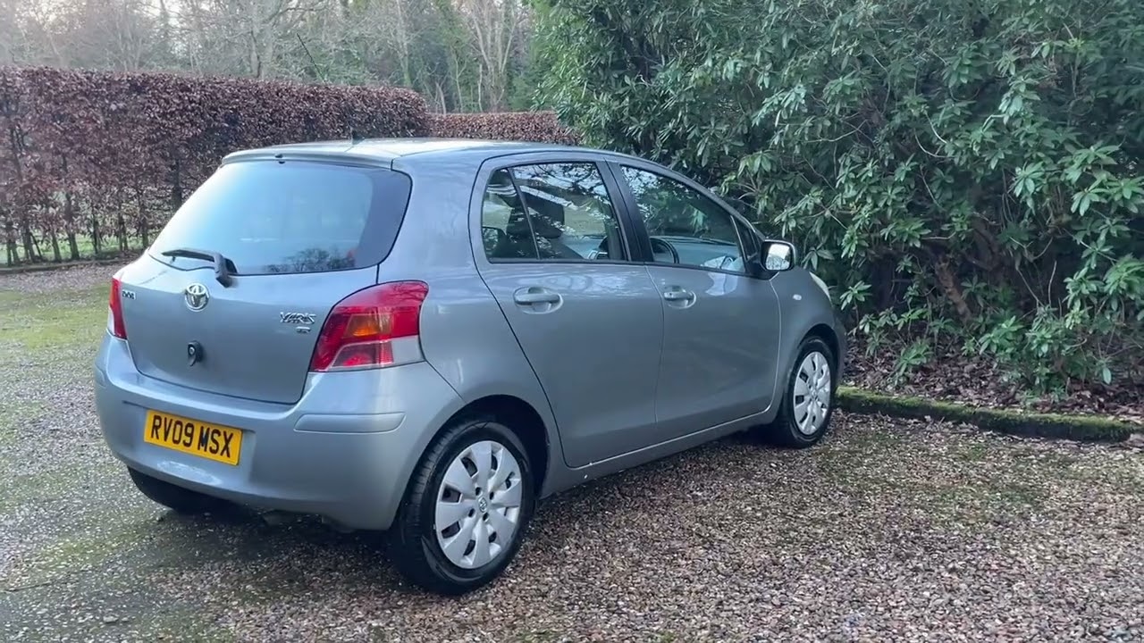 Toyota Yaris 1.3 - Crown Automotive