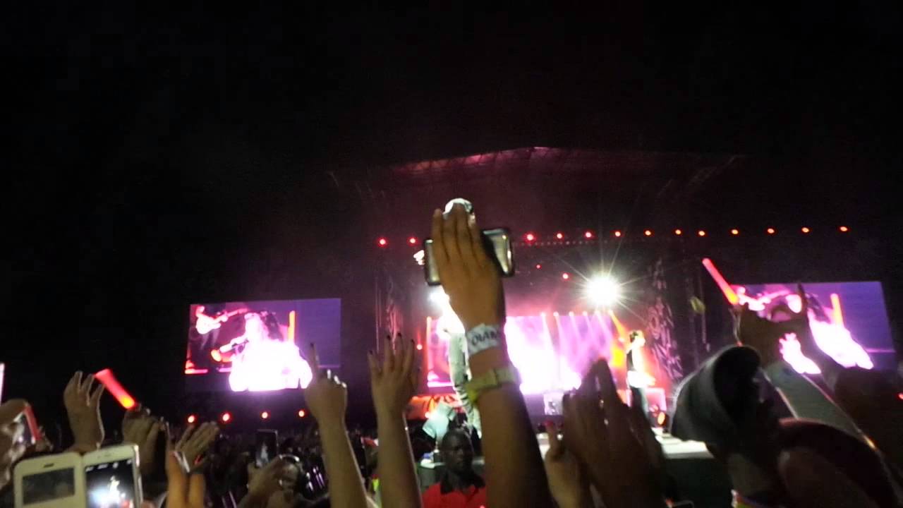Diana + One Thing - One Direction Live in Dubai