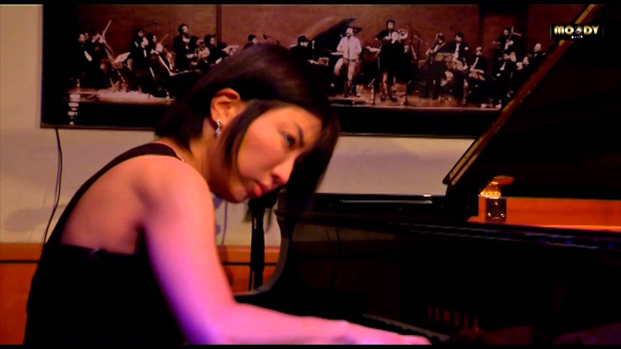 Chihiro Yamanaka trio @ Moody jazz cafè - "Living without friday"