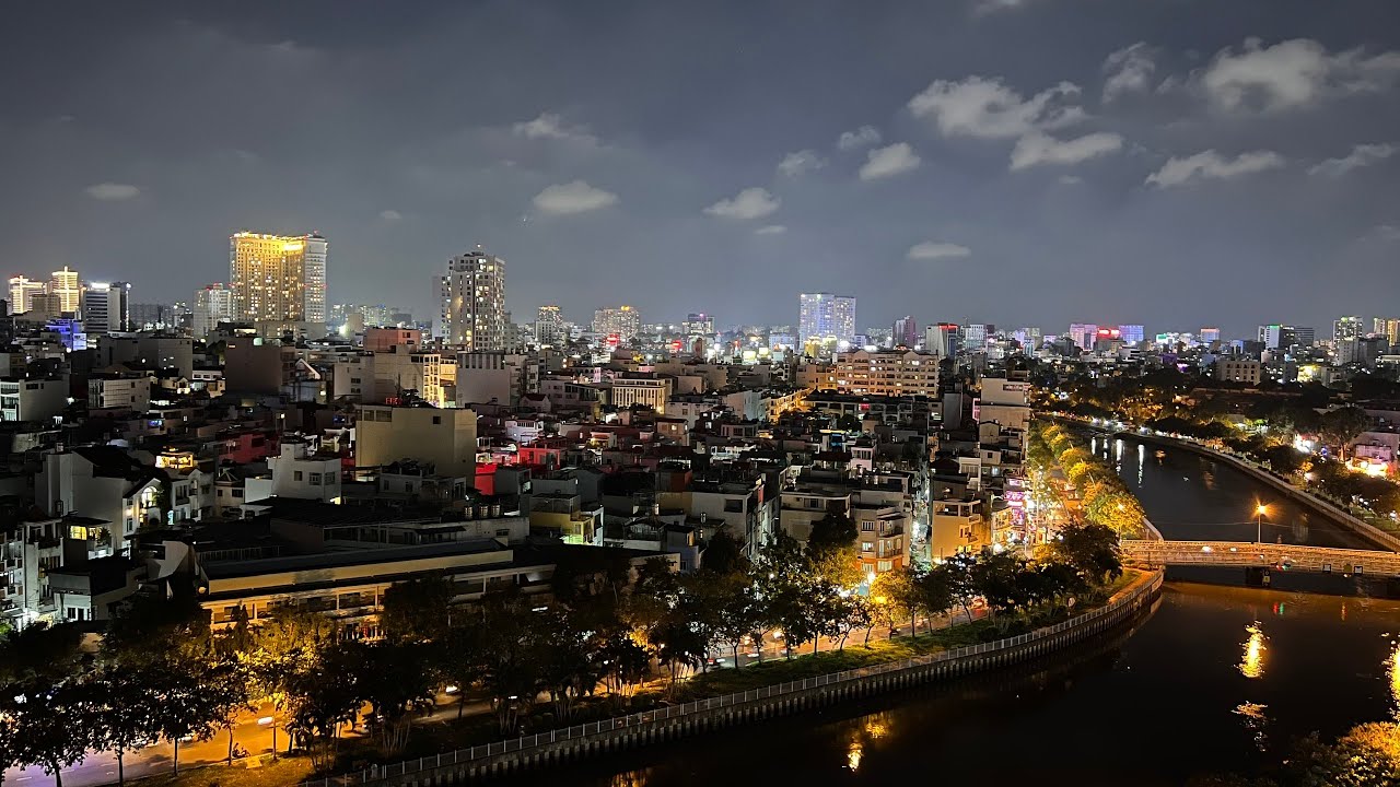 Chạng Vạng Sài Gòn - Tết về