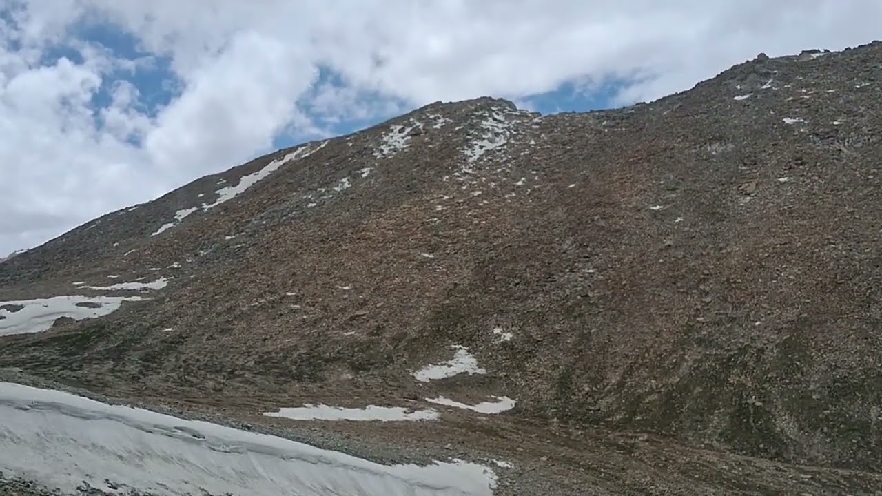Changla Pass, Second highest motorable road in the world at 5400m #lehladakh