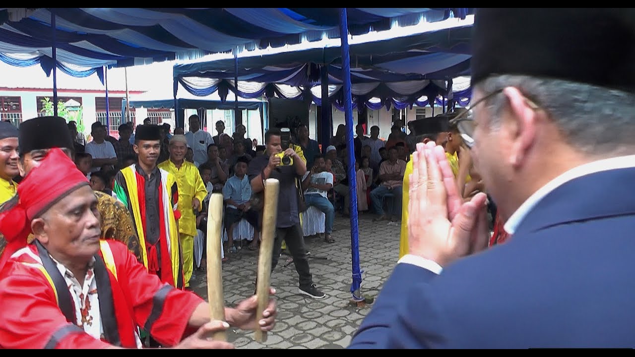 MENABUH GORDANG SAMBILAN di ALAHAN KAE, MANDAILING NATAL