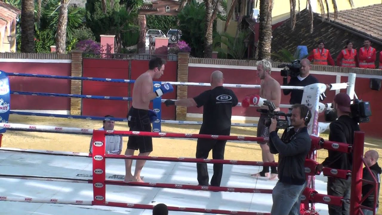 RaSZi vs ElkY Kickboxing Match (HD)